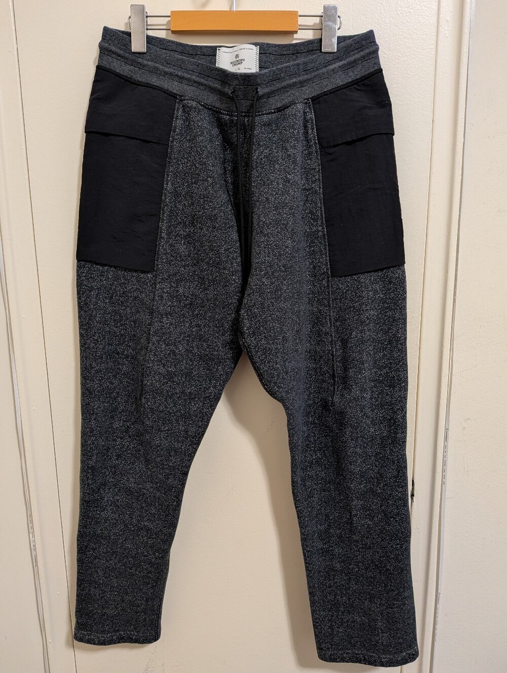 Reigning Champ Tiger Fleece Cargo Style Sweatpants Size L Open Hem Black